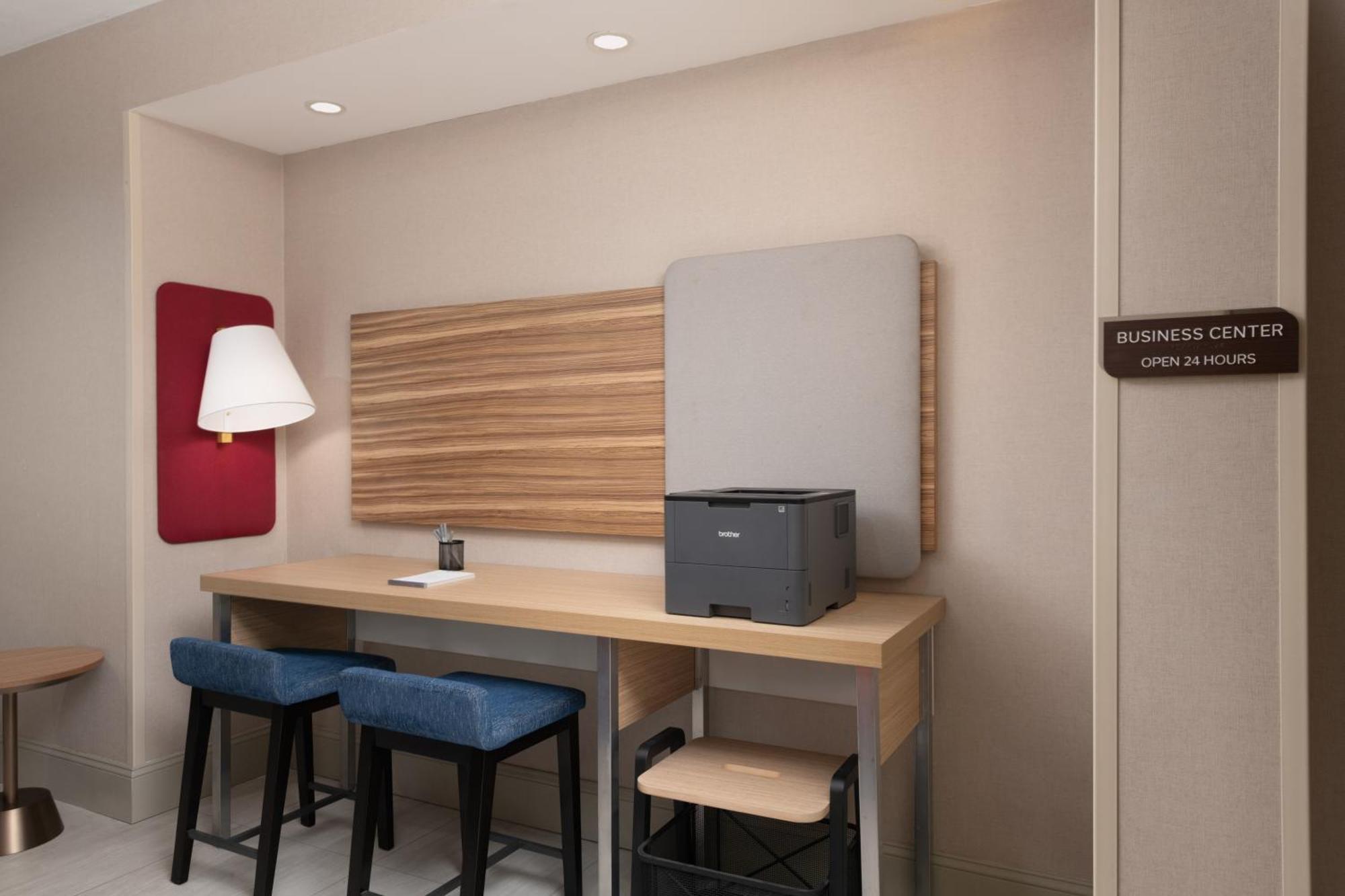 Hilton Garden Inn Талахаси Екстериор снимка