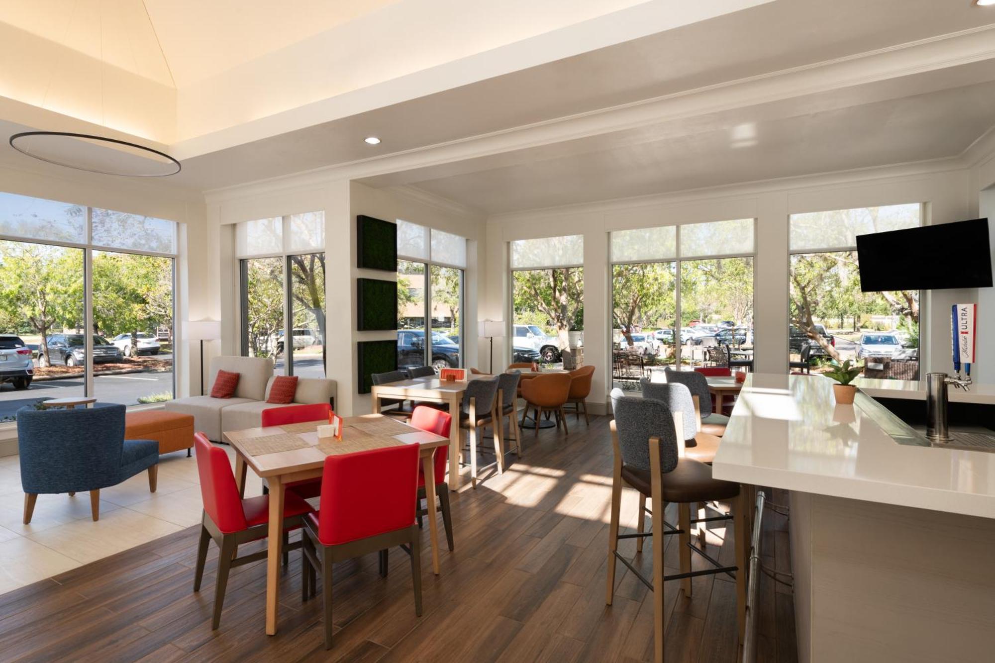 Hilton Garden Inn Талахаси Екстериор снимка