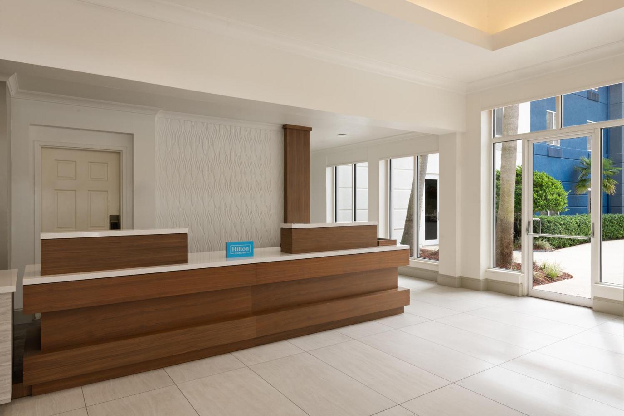 Hilton Garden Inn Талахаси Екстериор снимка