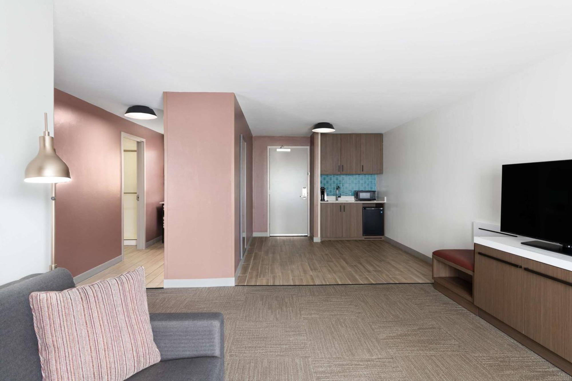 Hilton Garden Inn Талахаси Екстериор снимка